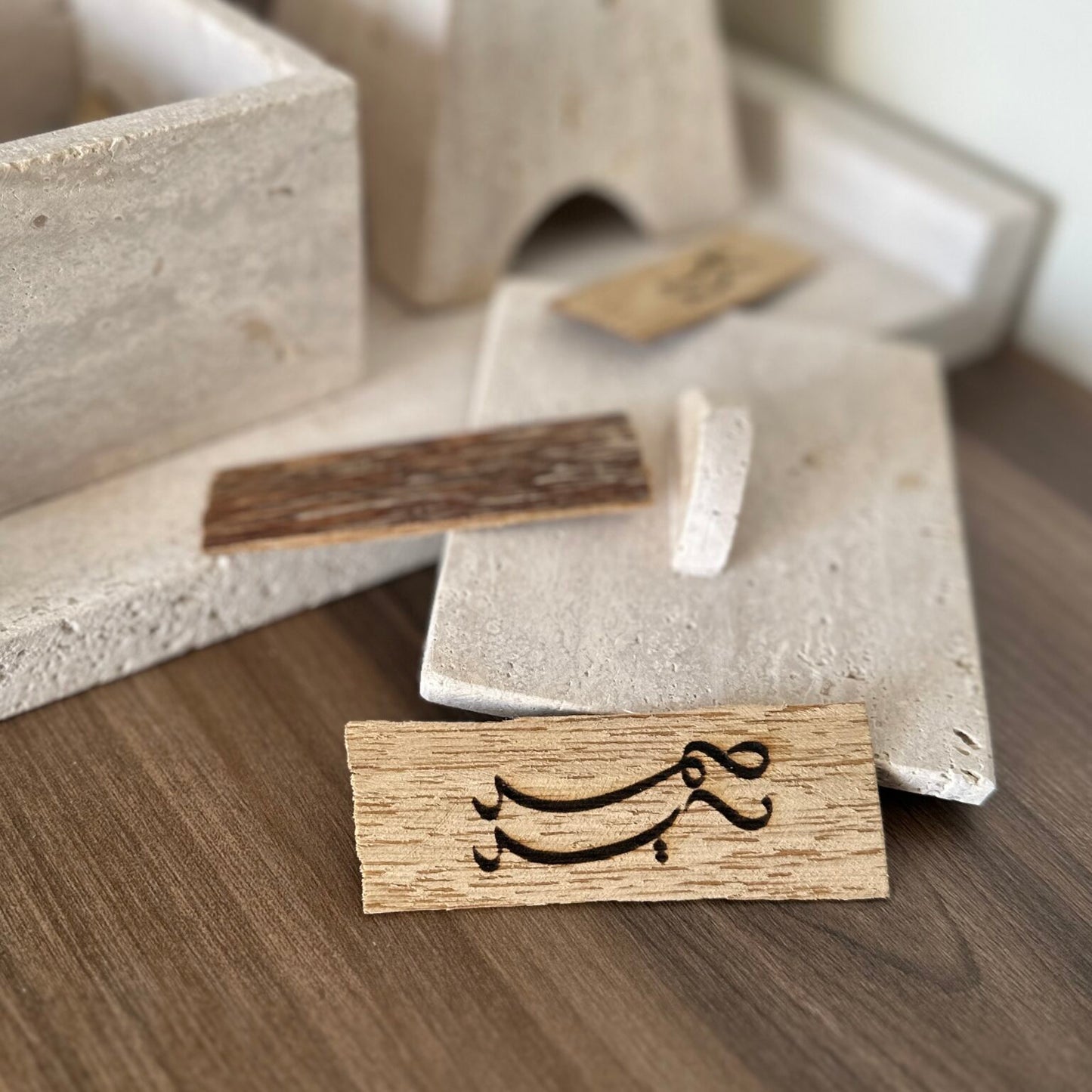 عود منحوت بتصميمك