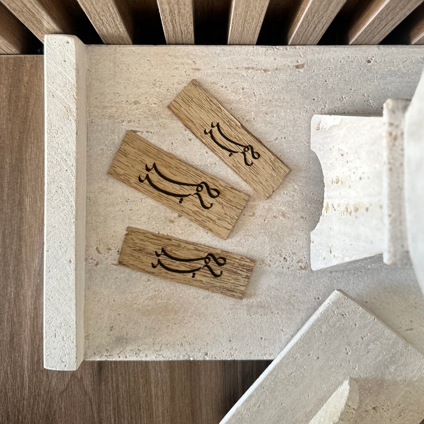 عود منحوت بتصميمك